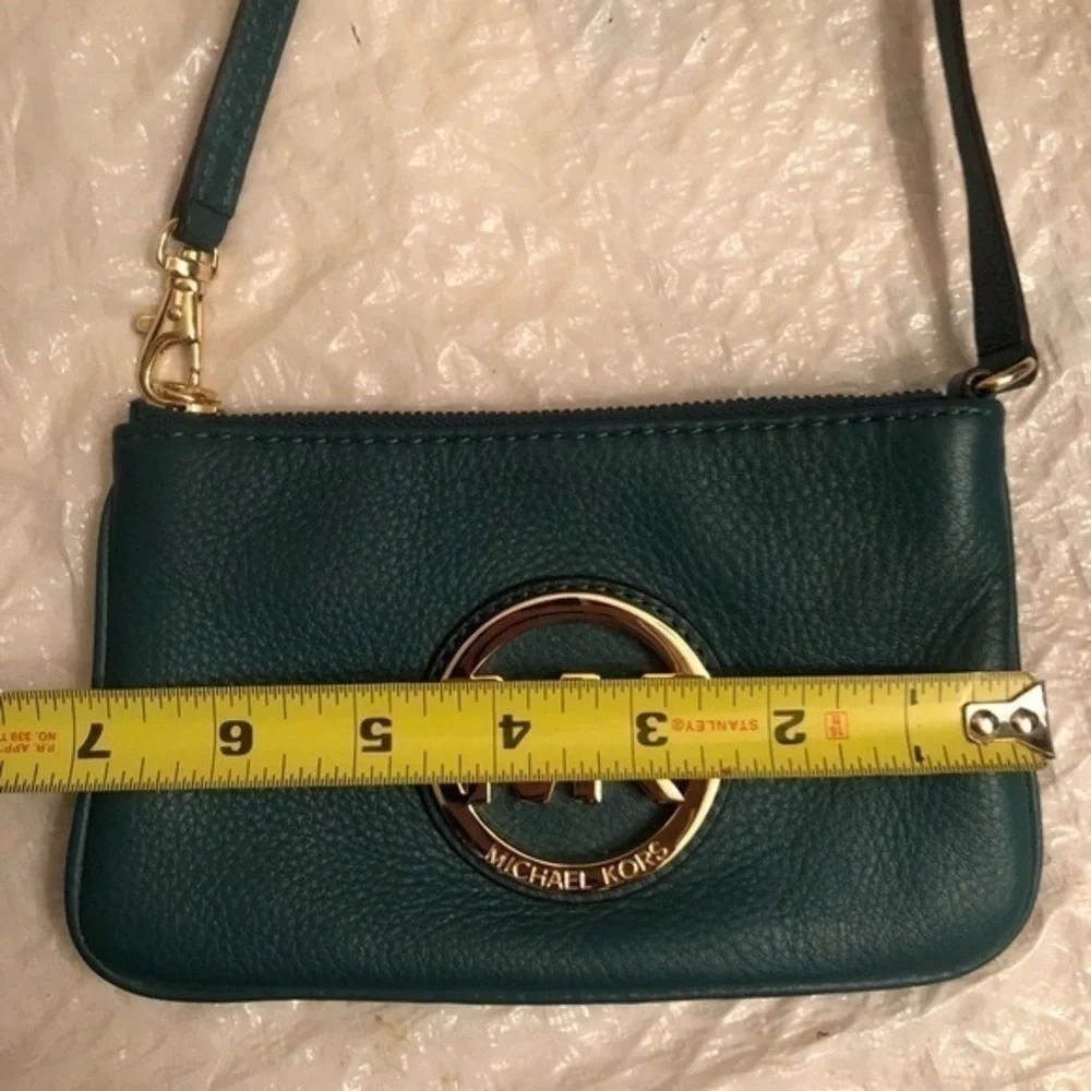 Michael kors green leather wristlet mini bag